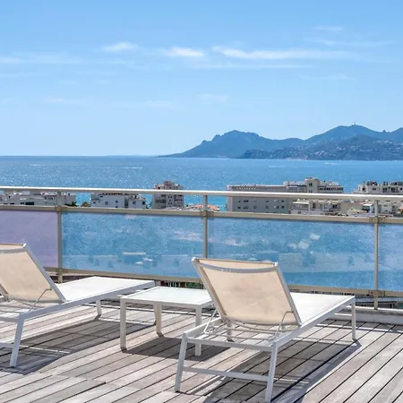 Ref 1918 - - Sea View Penthouse For Rent * Cannes