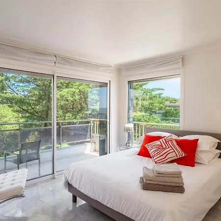 Apartment Ref 1918 - - Sea View Penthouse For Rent Cannes